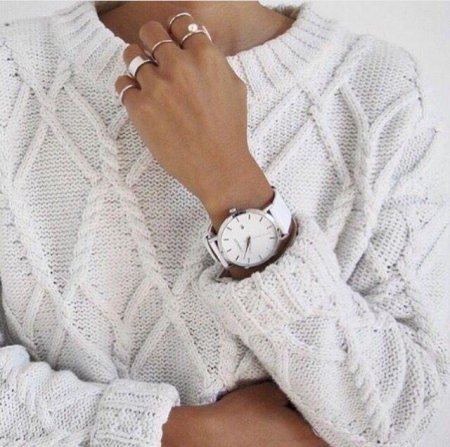 Белый свитер эстетика