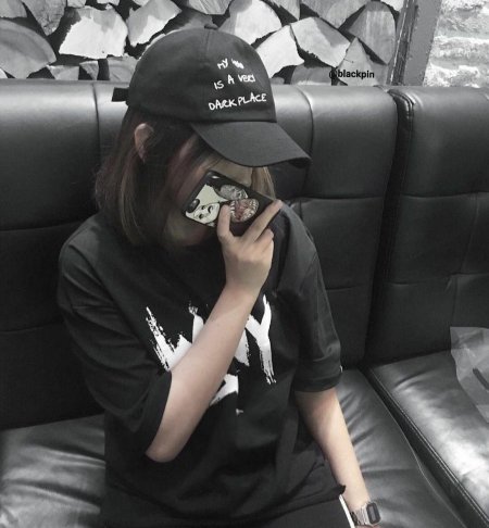 Кореянки в кепках