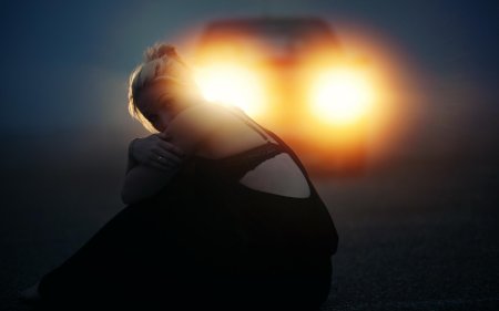 Блондинка ночью