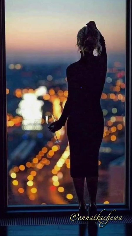 Девушка со спины