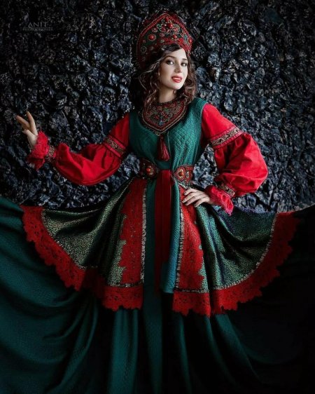 Платье женское в русском стиле