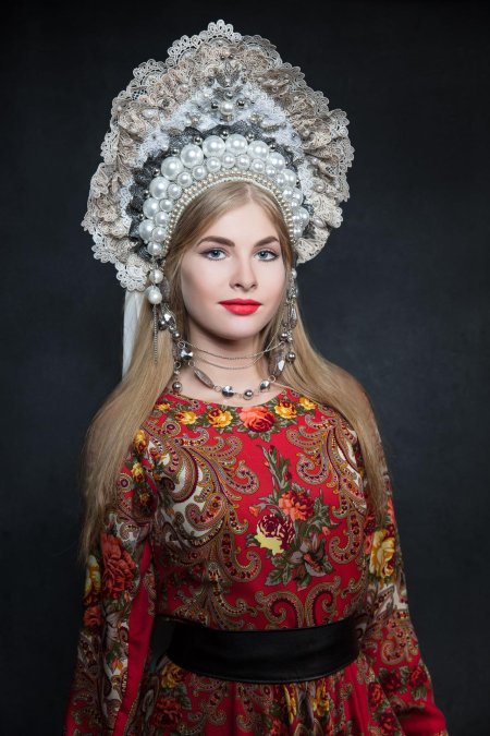 Костюмы русских женщин