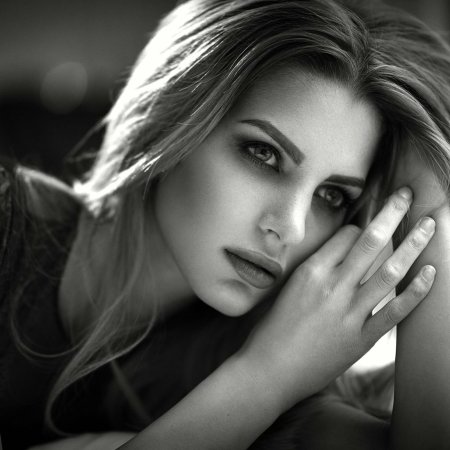 Красивая девушка чб