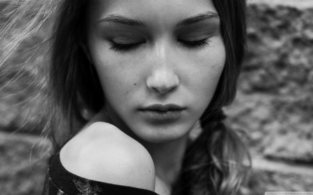 Лица девушек