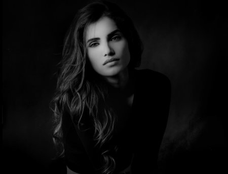 Черно белые портреты девушек