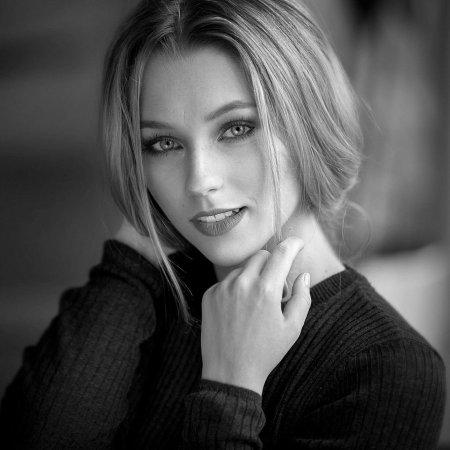 Девушка портрет