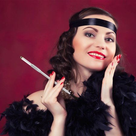 Женщина с мундштуком