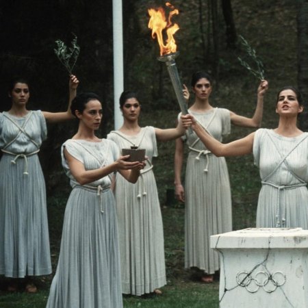 Зажжение олимпийского огня в греции