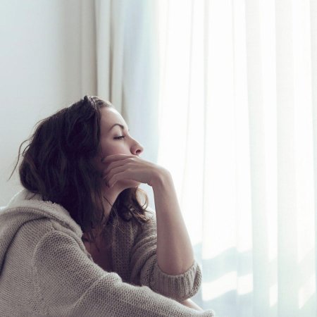 Грустная женщина