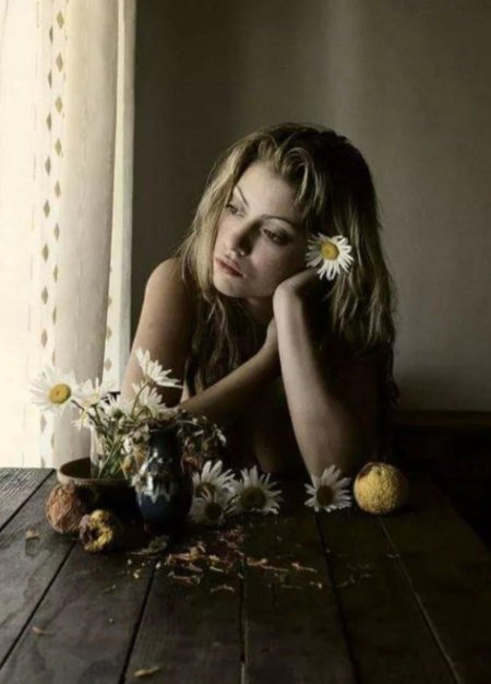 Девушка ждет