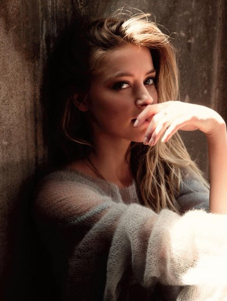 Девушка задумчивая