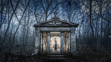 Заброшенный склеп