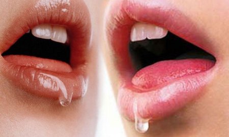 Губы со слюной