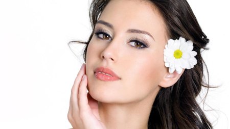 Женское лицо