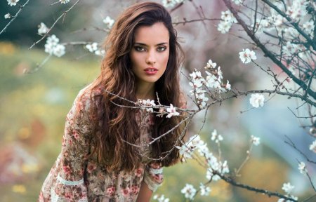 Девушка весна