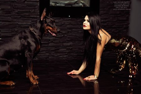 Ирина шейк с доберманом