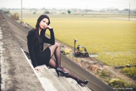 Брюнетка модель