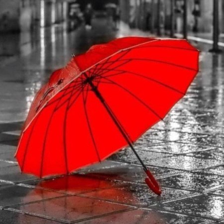 Красный зонтик