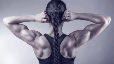 Накаченная спина у девушек