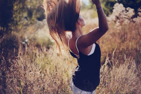 Девушка сзади