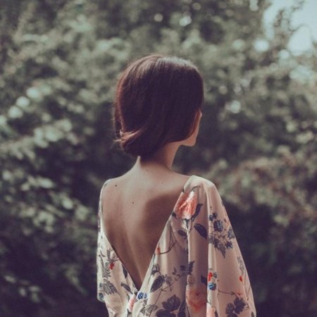 Женщина со спины