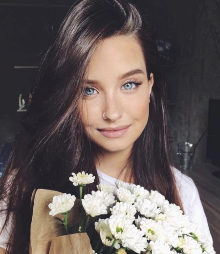 Симпатичные девушки с естественной красотой