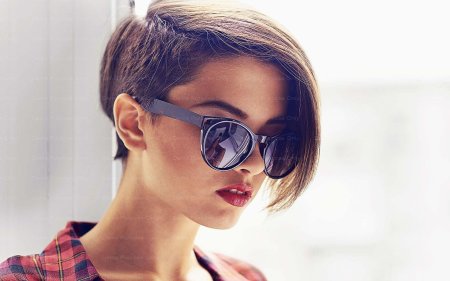 Короткая стрижка девушка