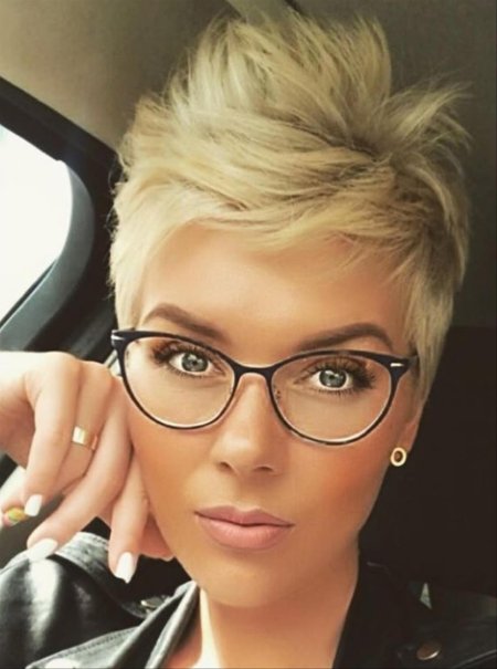 Стрижка пикси калманович