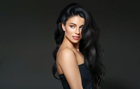 Макияж брюнетки