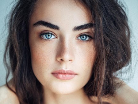 Густые брови