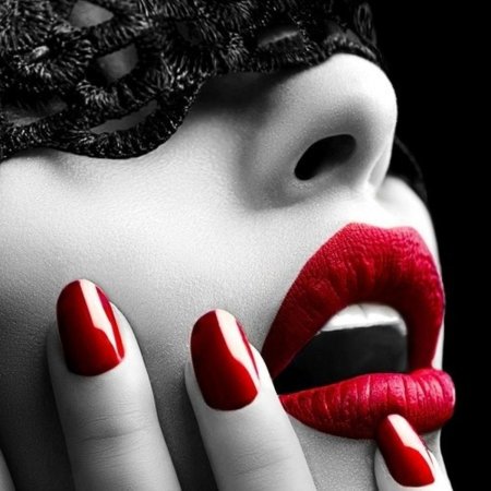 Красные губы