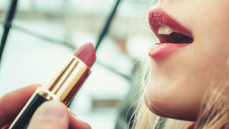 Красивая помада