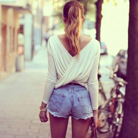 Девушка со спины