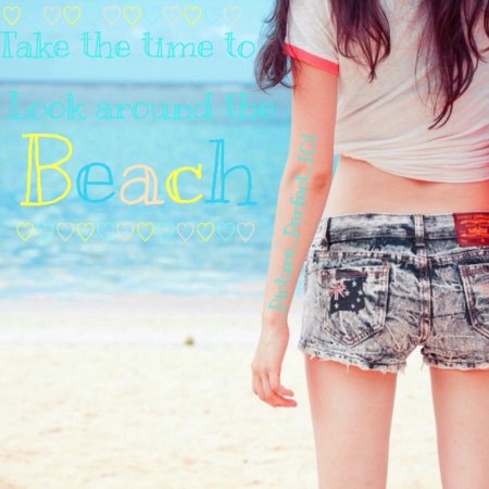 Девушка в шортах