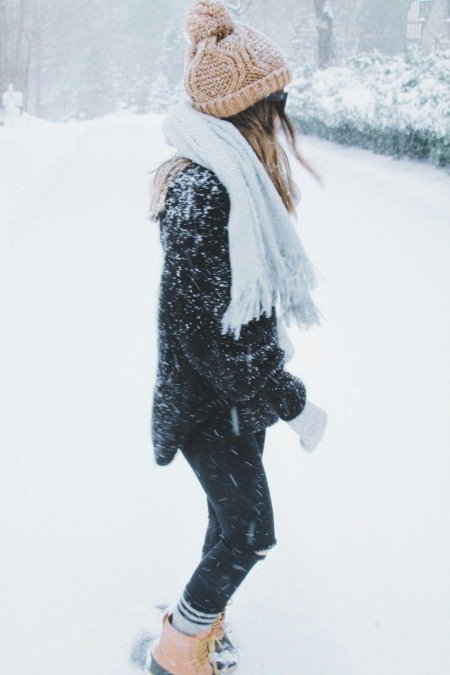 Девушка со спины зима