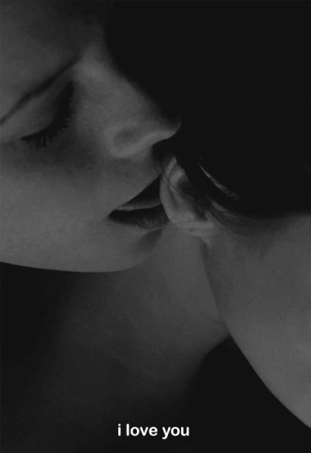 Поцелуи девушек с языком