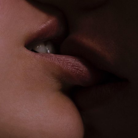 Поцелуи в губы с языком