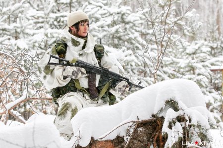 Военные в зимнем лесу