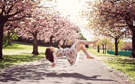 Девушка весна