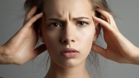 Женщина мимика