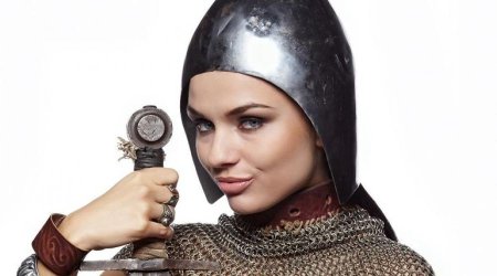 Девушка в кольчуге