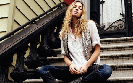 Фотосессия в стиле кэжуал в студии