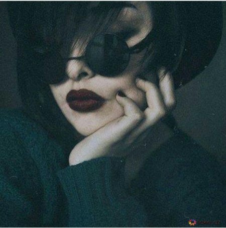 Девушка с каре