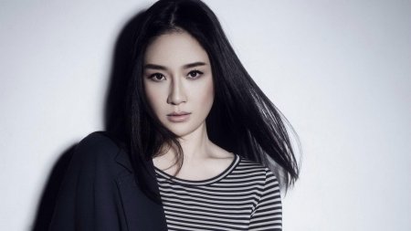 Модели азиатки