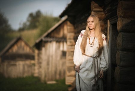 Славянская женщина