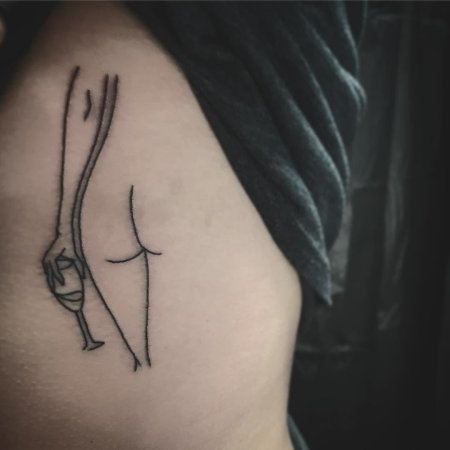 Силуэтное тату для девушек