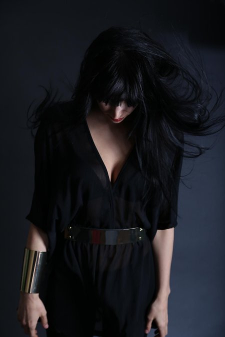 Девушка в черном