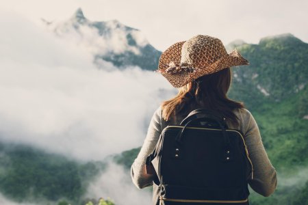 Женщина путешественница