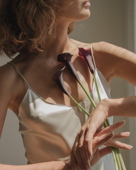 Атласное платье