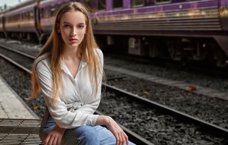 Фотосессия на железнодорожных путях